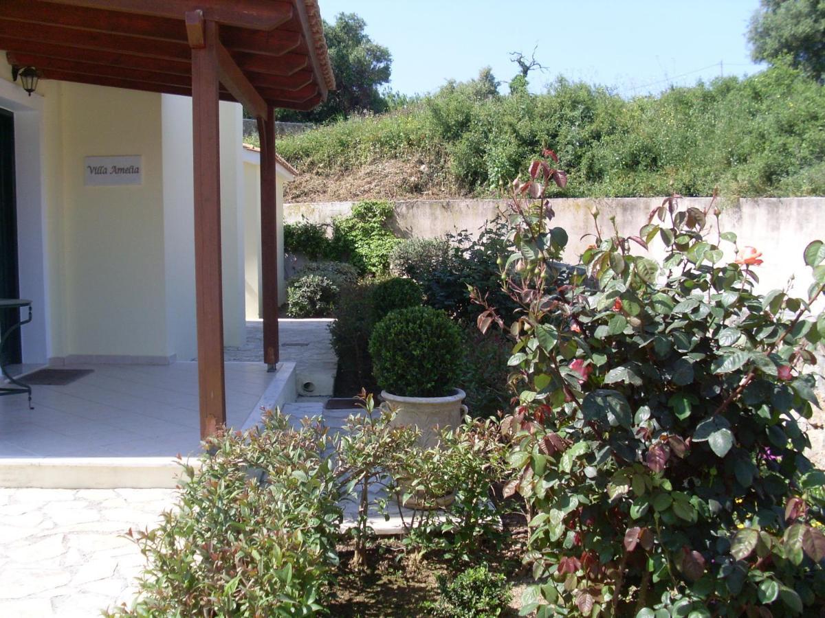 Villa Amelia Metaxata Exterior photo